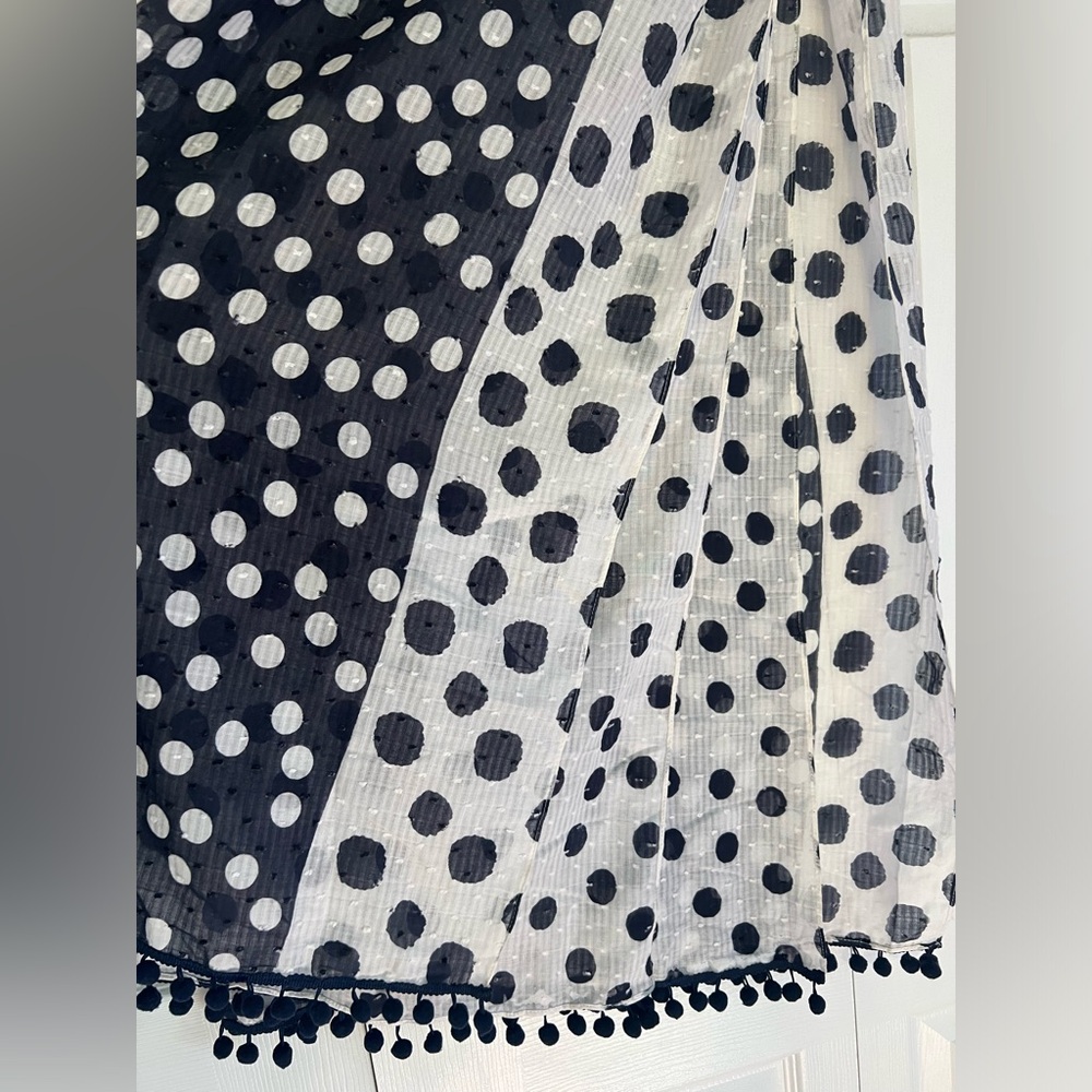 Scarf - Picture 2 of 3